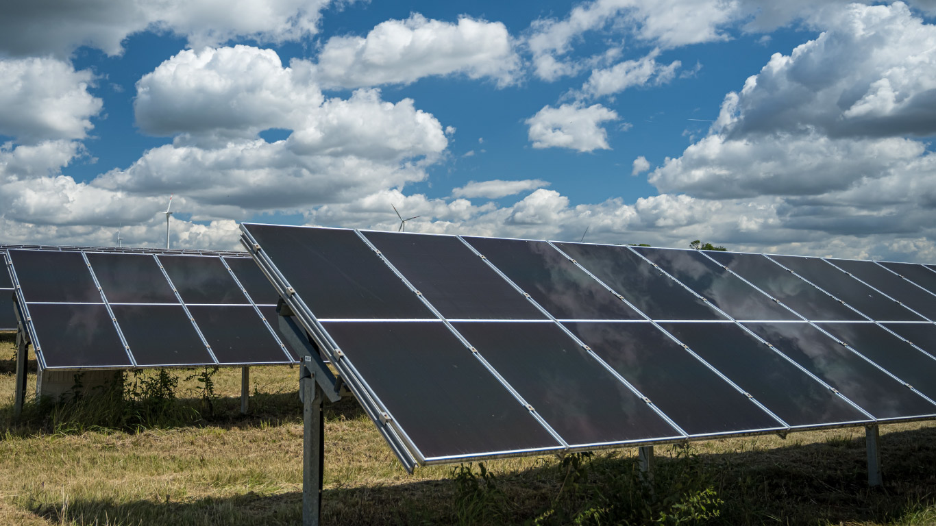 Delta Energy Solutions - Ground Mounted Solar Panels