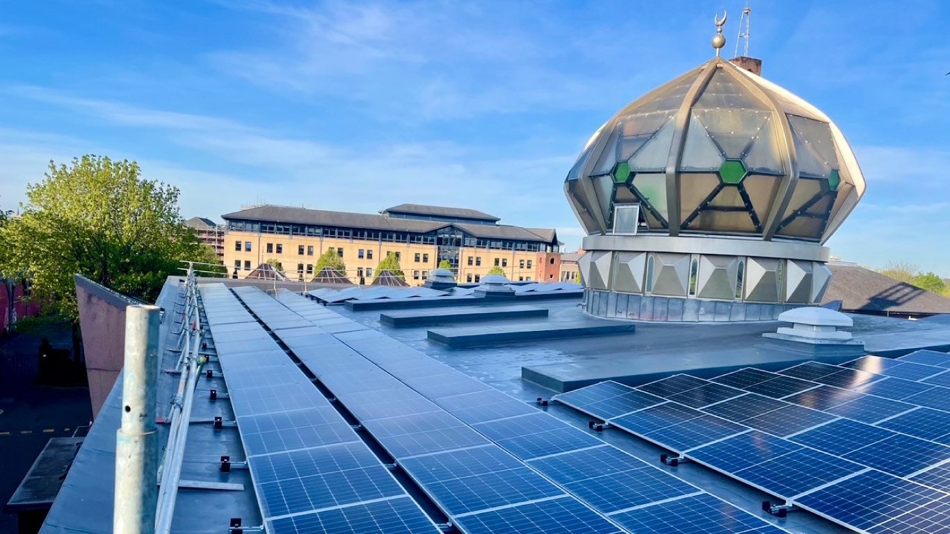 Delta Energy Solutions - Commercial Roof Mounted Solar Panels